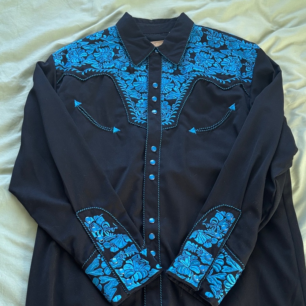 Embroidered Pearl snap shirt